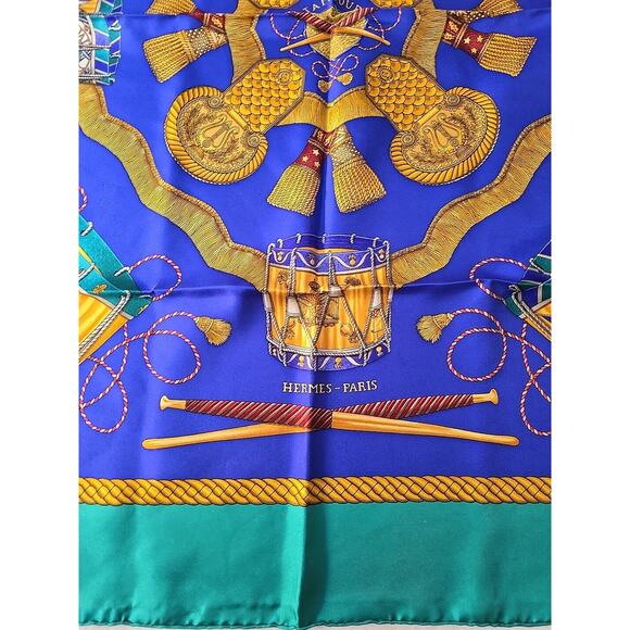 RARE VINTAGE HERMES Silk Scarf "Les Tambours" Carre 90 designed by Joachim Metz - Picture 2 of 6